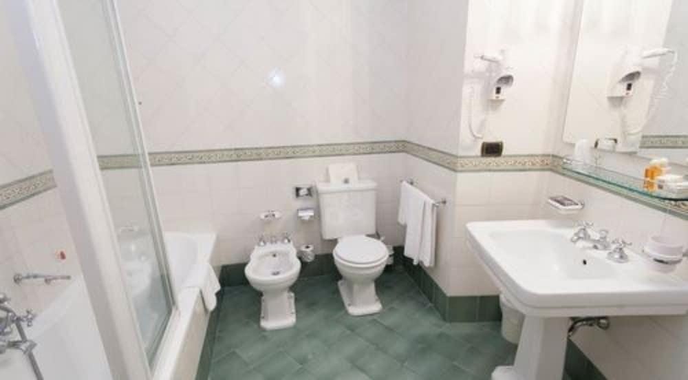 Savoy Palace Gardone Riviera