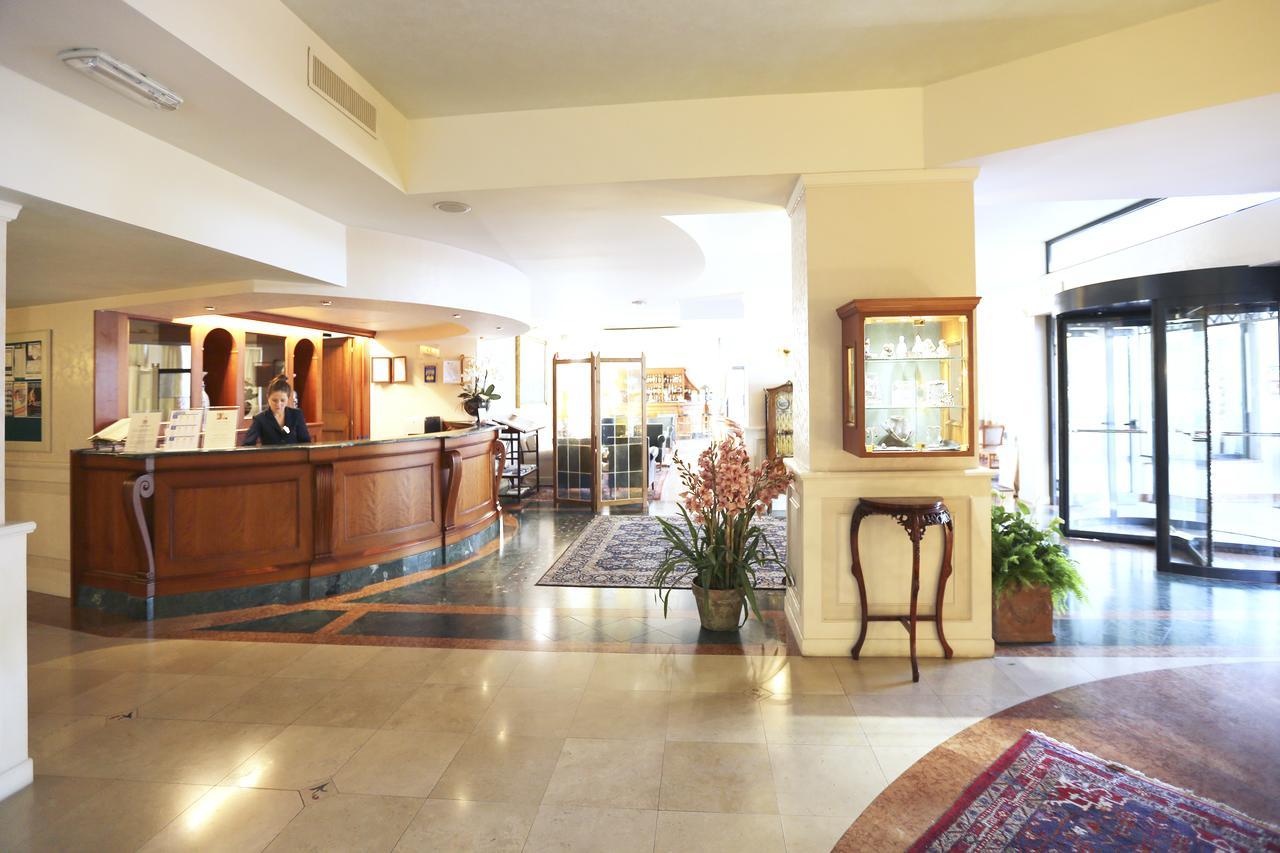Savoy Palace Hotel Gardone Riviera