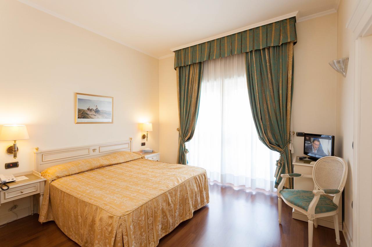 Savoy Palace Hotel 4*