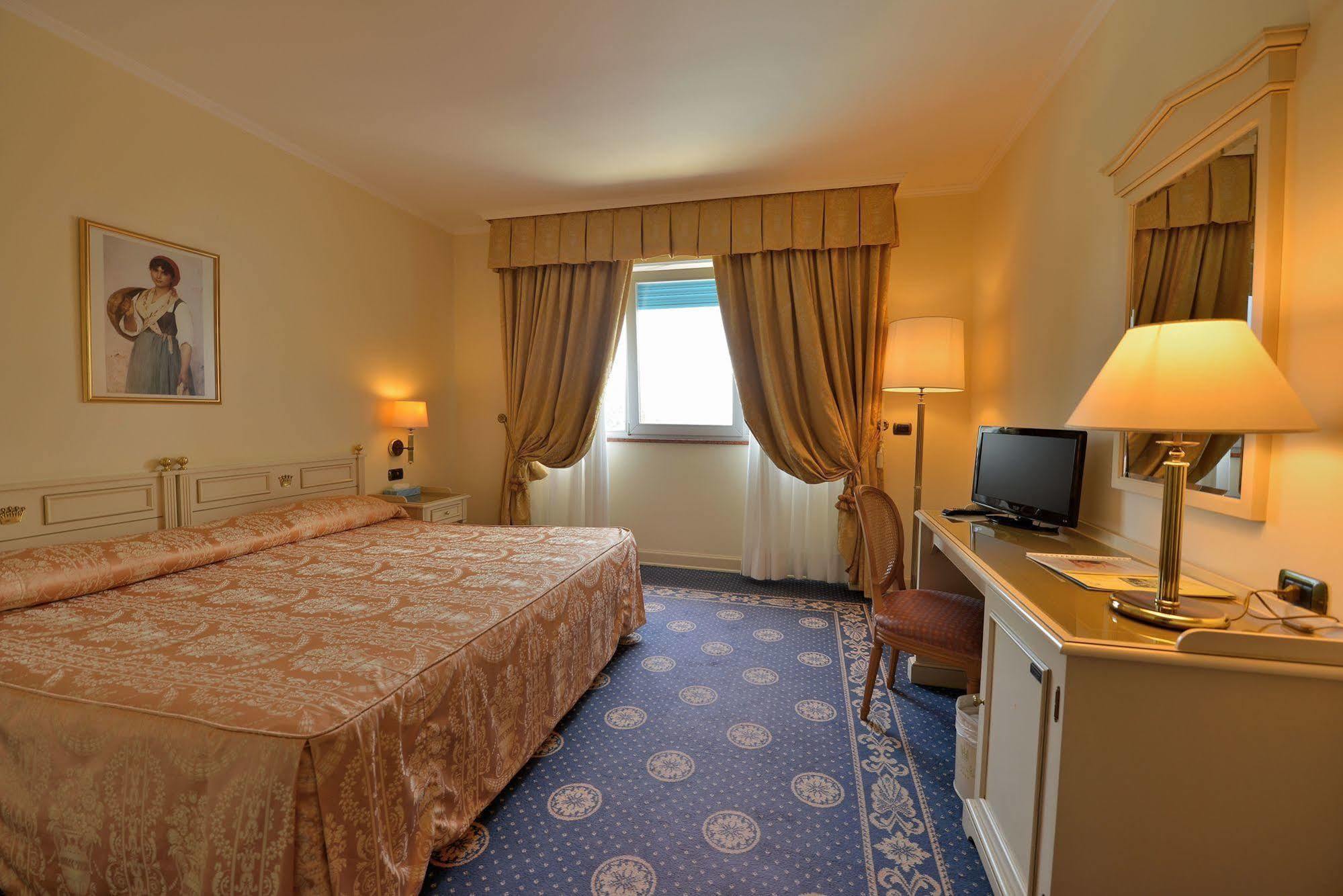 Hotel Savoy Palace 4*